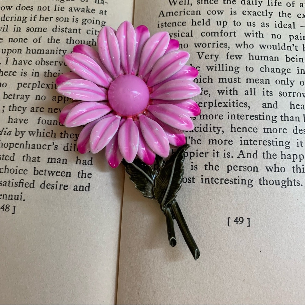 COPY - Cute vintage enamel pink flower brooch with green stem